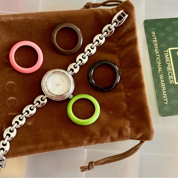 GUCCI Vintage Interchangeable bezel watch in working condition / with pouch - Picture 3 of 11